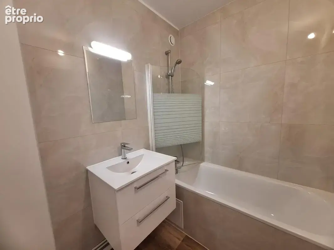 Trappes centre – appartement t3 rénové avec balcon – proche gare - photo 9