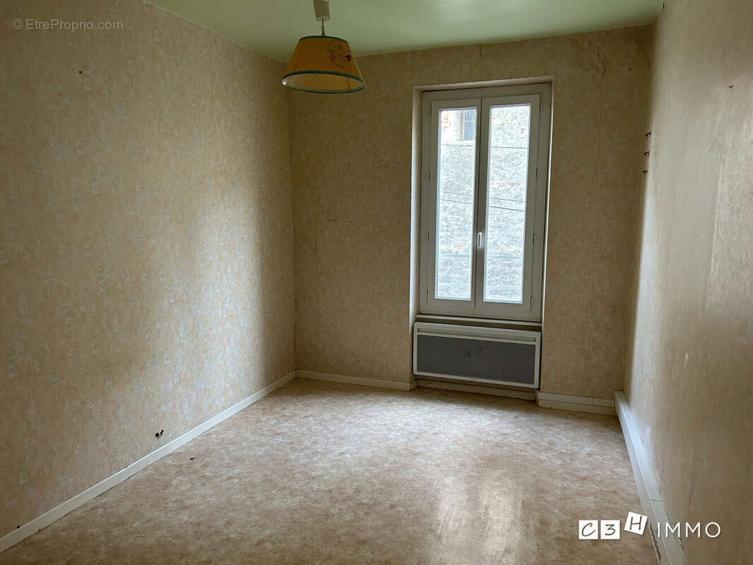 Boutique - Appartement à CARBONNE