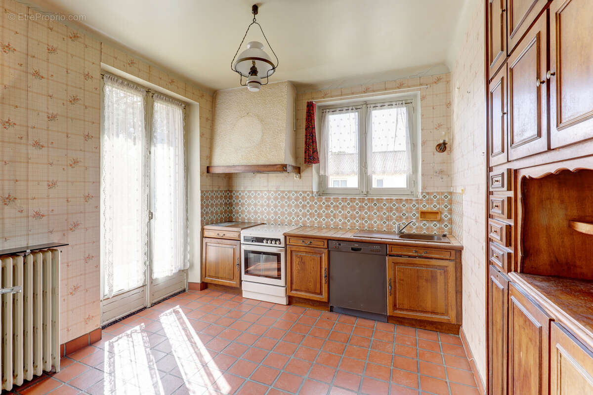 Maison à PERIGNAT-LES-SARLIEVE