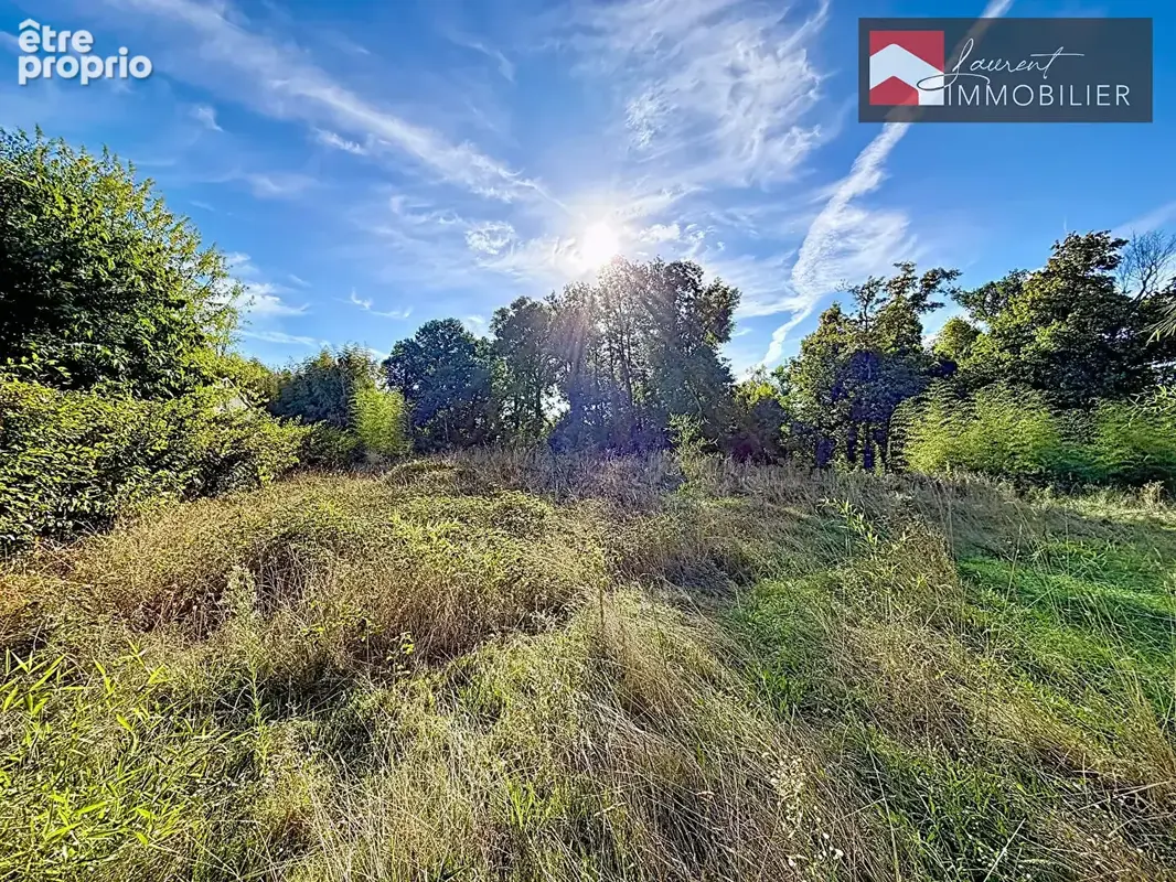 Photo Terrain à Pont-De-Vaux au prix de 95 000€