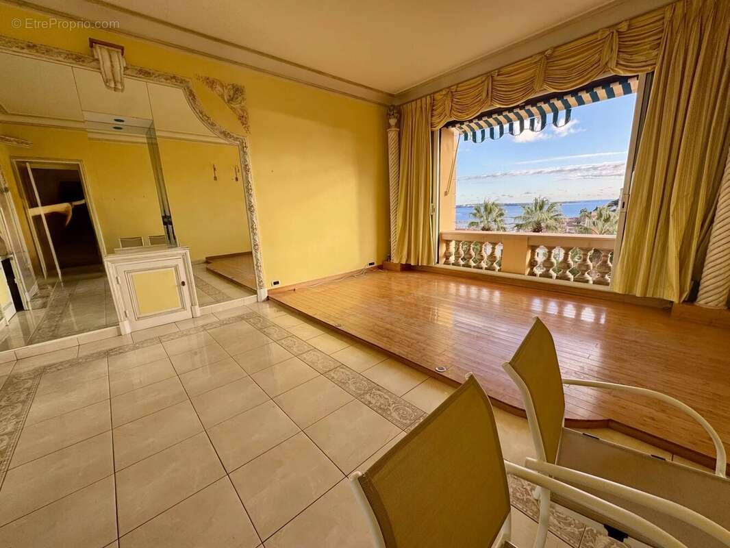 Cannes vente 2 pièces + chambre de service - photo 2