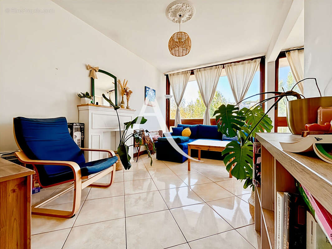 Appartement à FONTENAY-LE-FLEURY