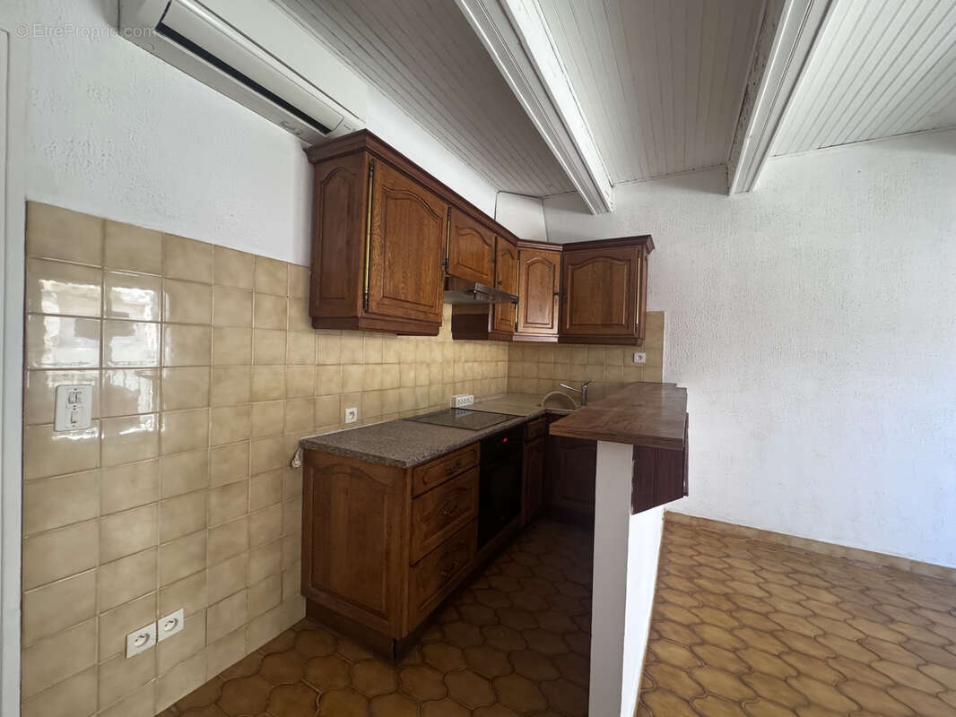 À vendre à Port-Vendres : appartement de 3 pièces avec cour - photo 4
