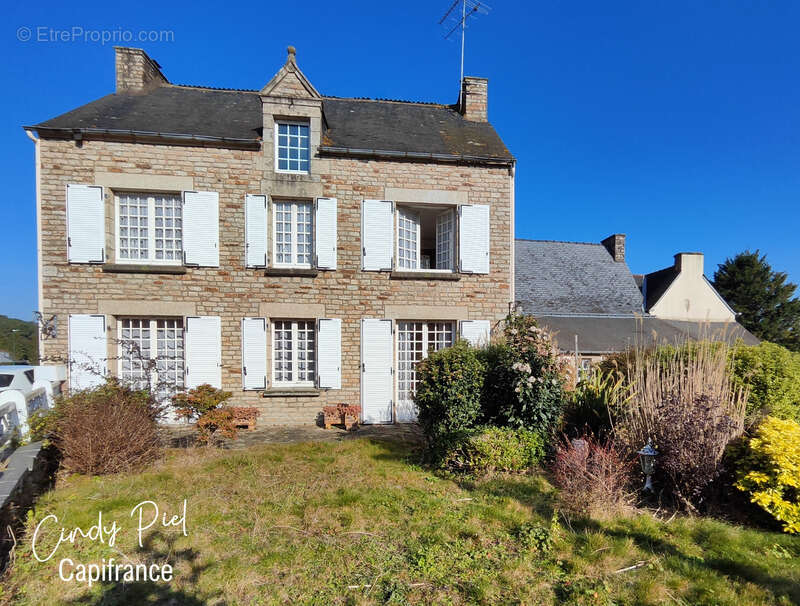 Maison à LE ROC-SAINT-ANDRE