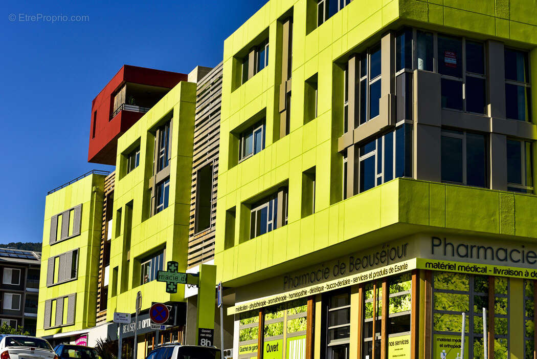 Commerce à SAINTE-MARIE