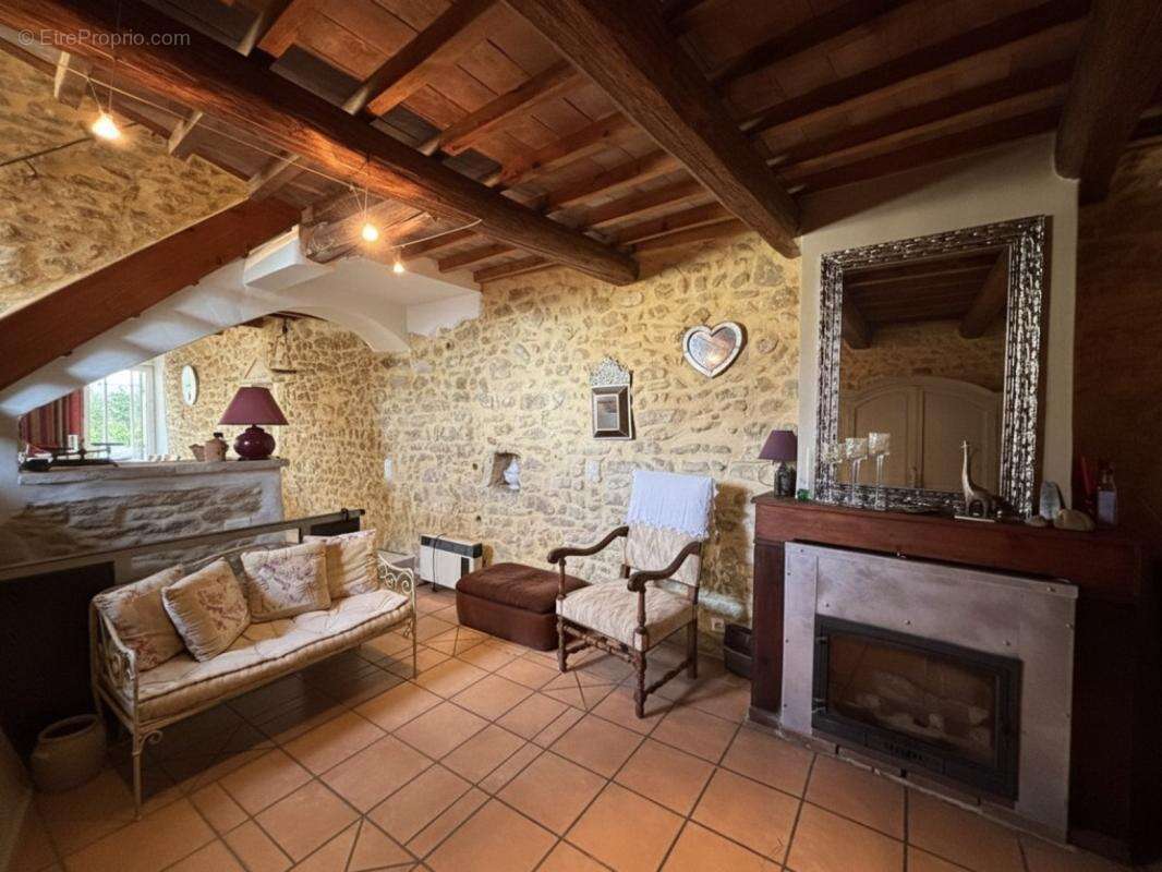 Maison à LA BAUME-DE-TRANSIT