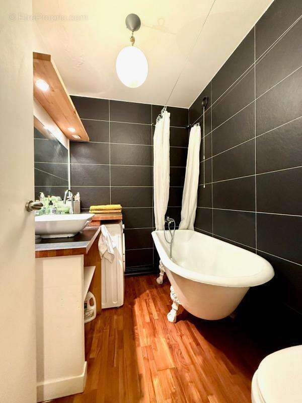 Appartement à PARIS-19E