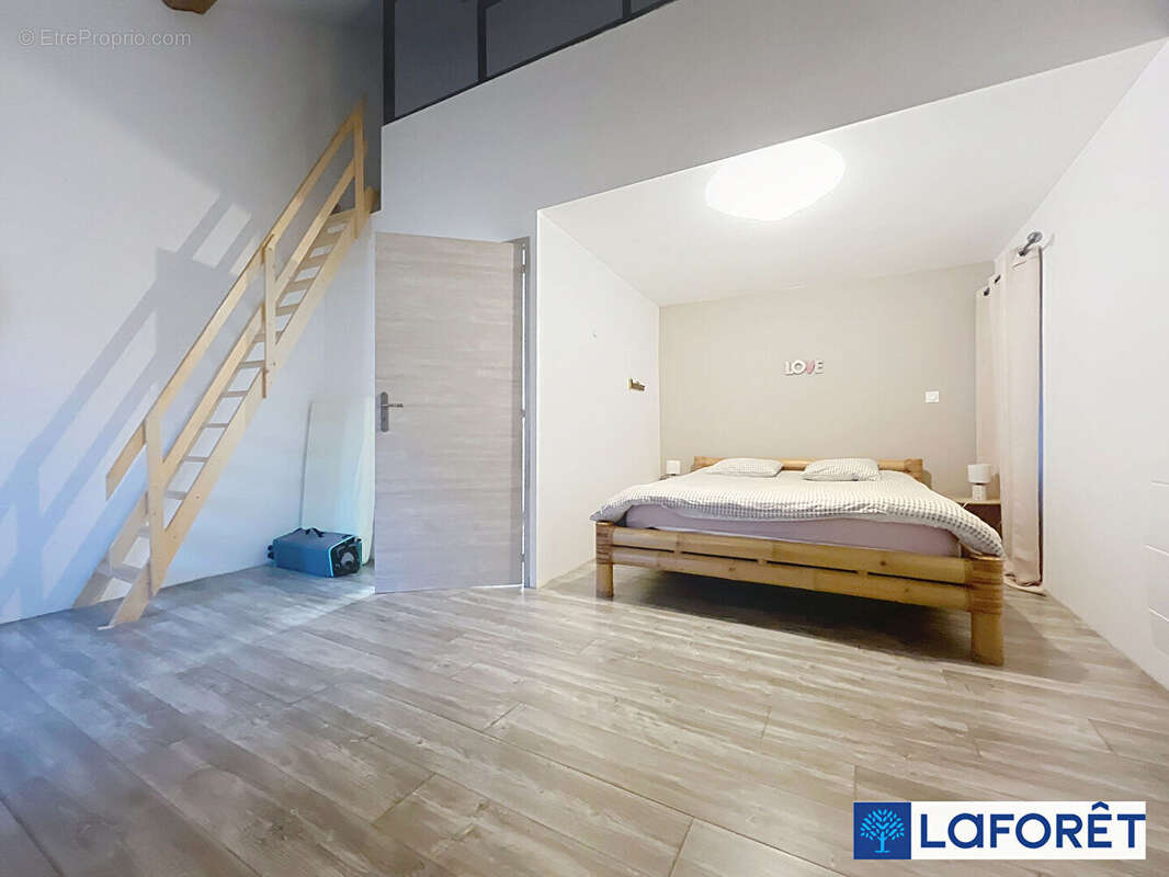 Maison à IS-SUR-TILLE