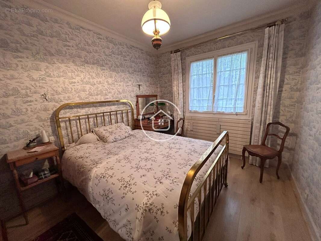 Maison à LA CHAUSSEE-SAINT-VICTOR