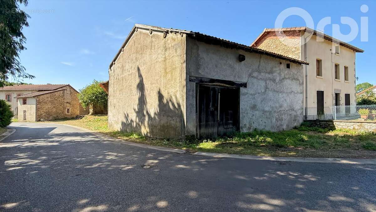  Maison à rénover avec ses 3 granges - photo 4