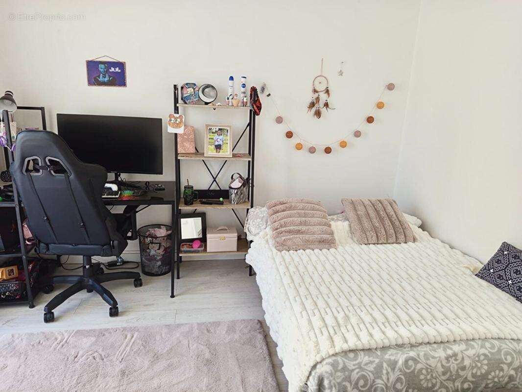 Magnifique appartement spacieux T5 de 83 m² au second étage sans ascenseur avec balcon et cave - photo 6