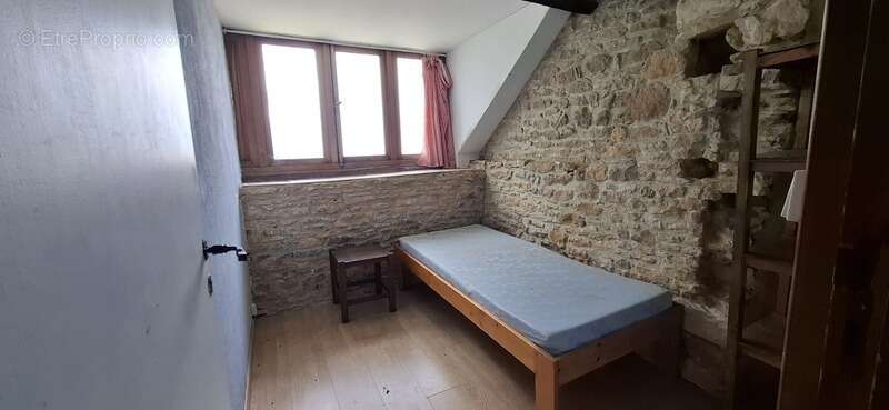 Maison à LA CHAPELLE-AUBAREIL