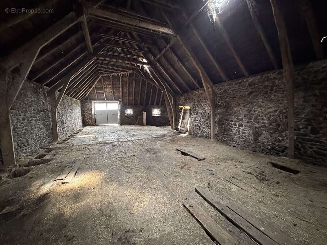 Maison Neuveglise Sur Truyere 1 pièce(s) 480 m2 - photo 4