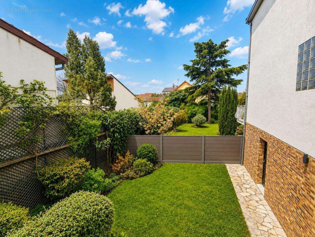 Maison à LE PERREUX-SUR-MARNE