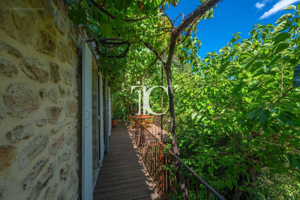 Maison à LES ASSIONS