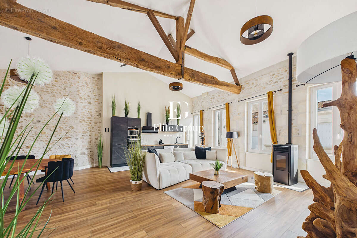 Maison à TONNAY-CHARENTE