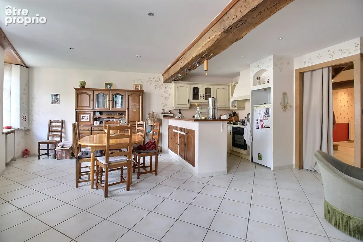Appartement à SAINT-GENGOUX-LE-NATIONAL