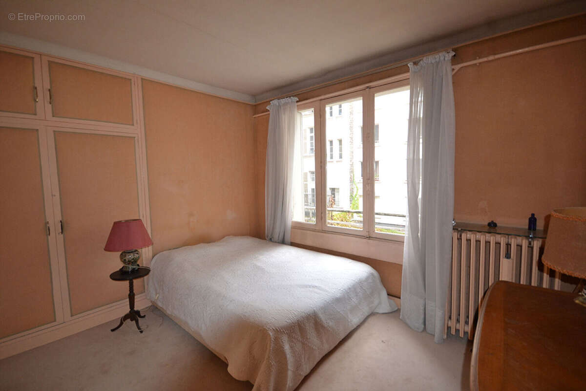 Appartement à PARIS-7E