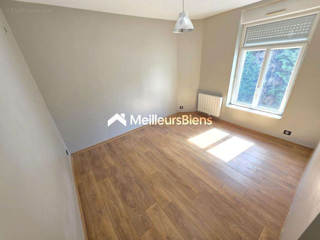 Maison individuelle de 161 m² à Maubeuge avec 4 chambres, garage et jardin 693 m² - photo 14