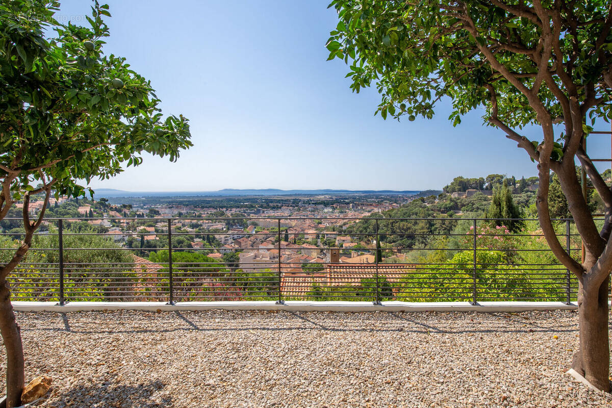 Photo 1 - Maison à HYERES