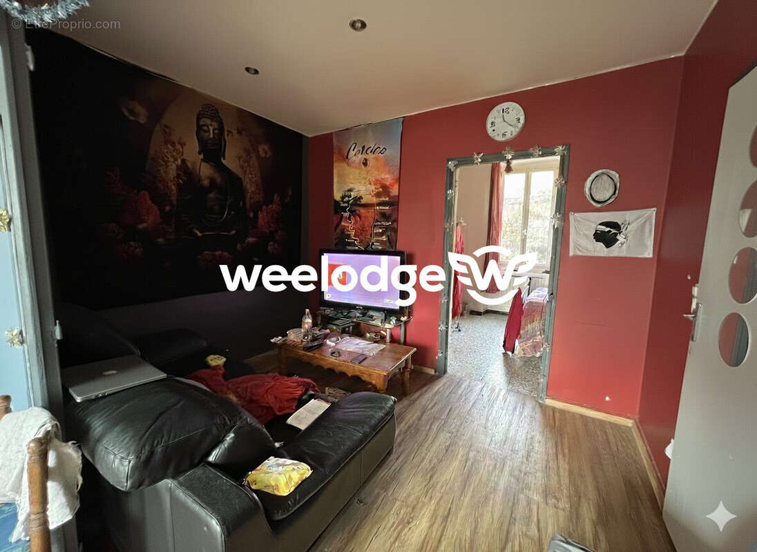 Appartement à MEYRANNES