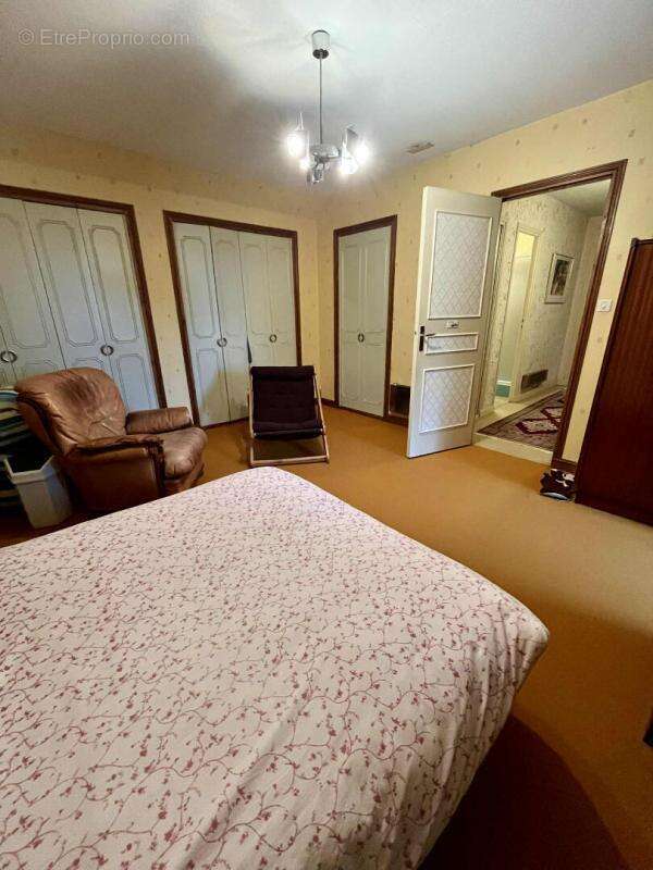 Maison à NOTRE-DAME-DE-SANILHAC