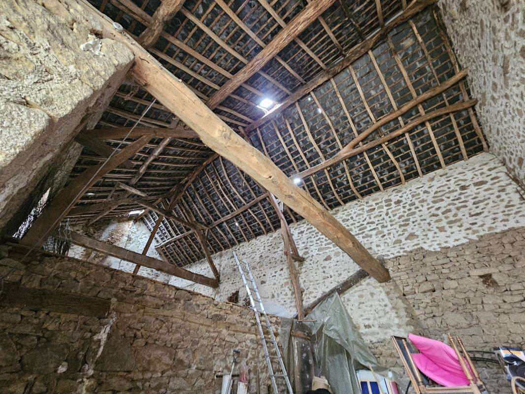 Maison à SAINT-SULPICE-LE-GUERETOIS