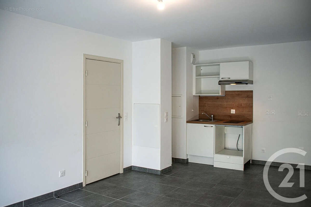 Appartement à MARSEILLE-4E