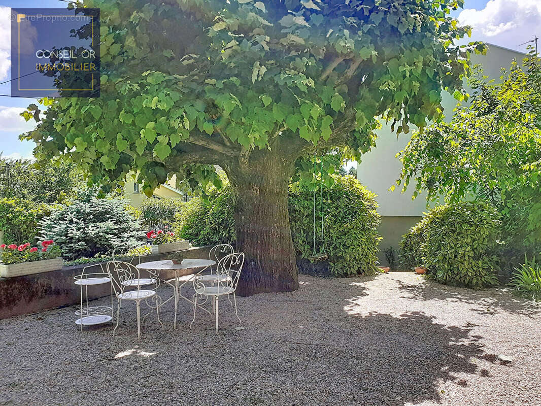 Maison à SAINT-GENIS-LAVAL