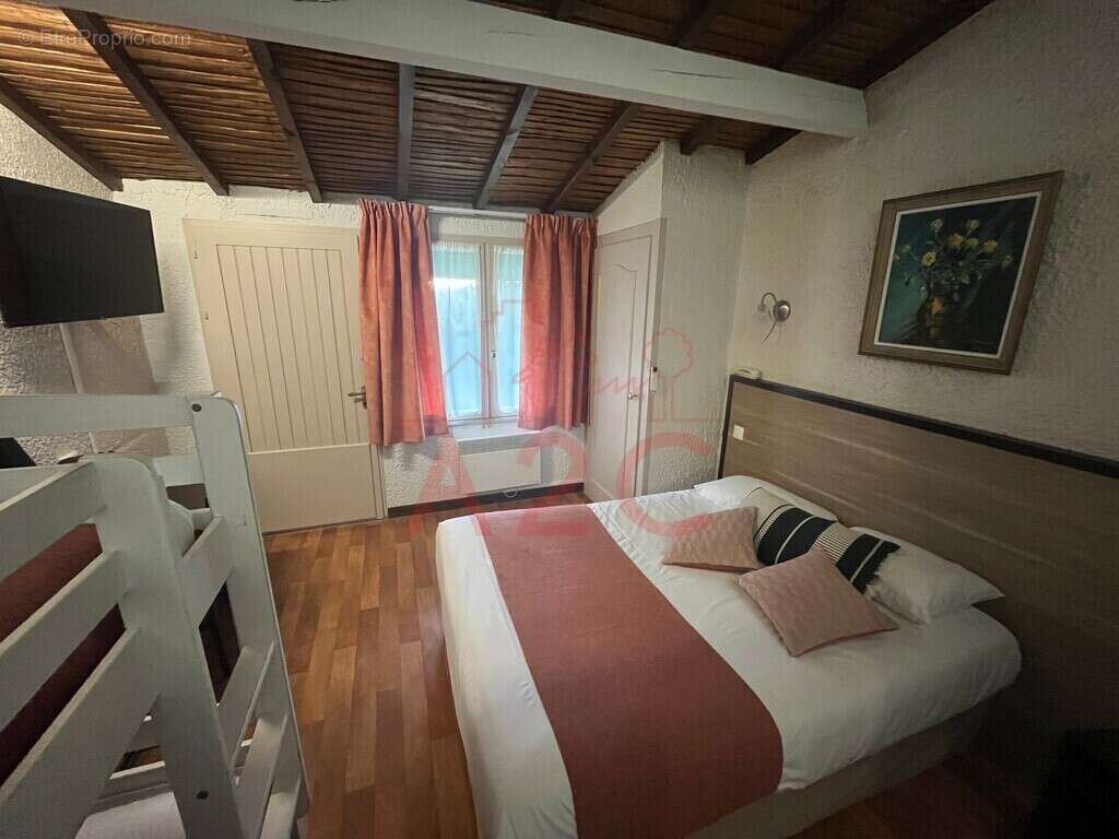 Commerce à LES HERBIERS