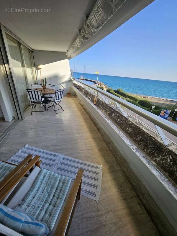 Appartement à VILLENEUVE-LOUBET