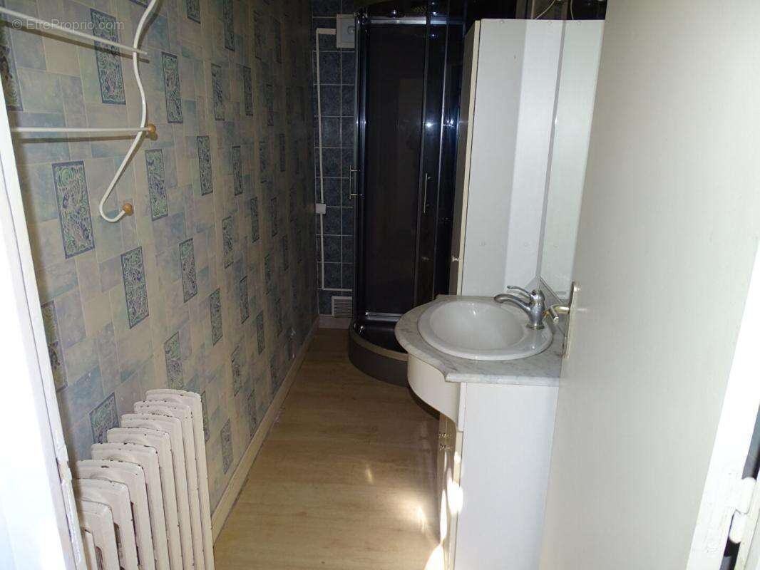 Maison à LE LARDIN-SAINT-LAZARE