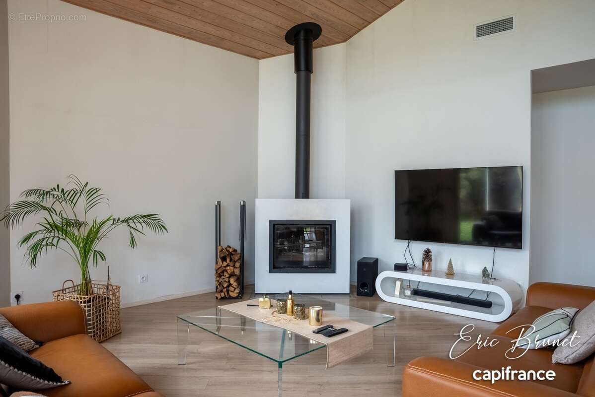 MIOS - Maison d'architecte aux prestations de qualité - 6 pieces avec garage et piscine - photo 22