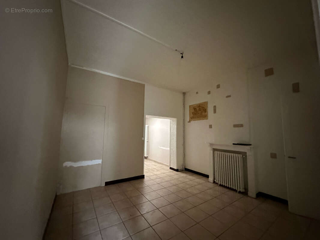 Maison à QUIEVRECHAIN