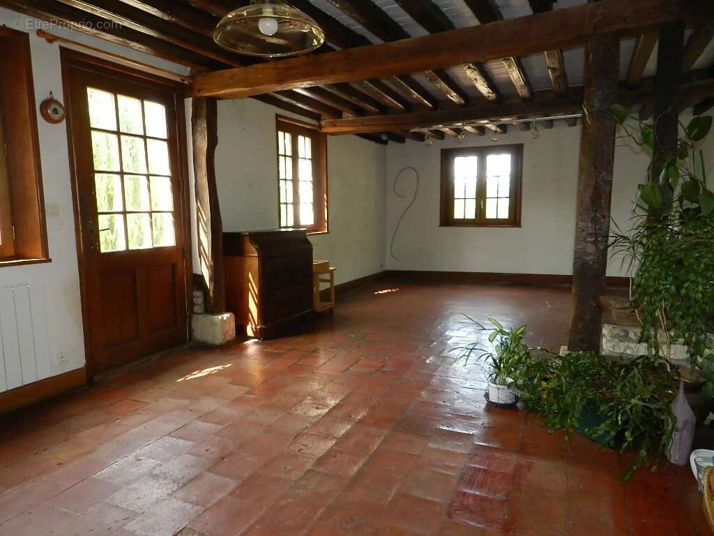 Maison à SAINT-PIERRE-SUR-DIVES