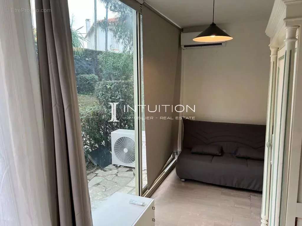 Cannes - Croix-des-Gardes : Appartement rez-de-jardin dans une résidence avec piscine d'une superficie totale de 44,06 m² - photo 4