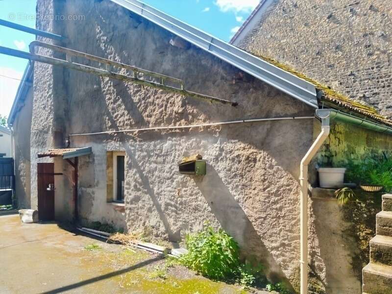 Maison de village au calme avec grange - photo 2