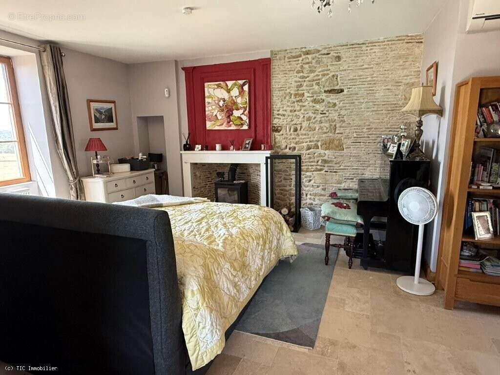 Maison à CHARROUX