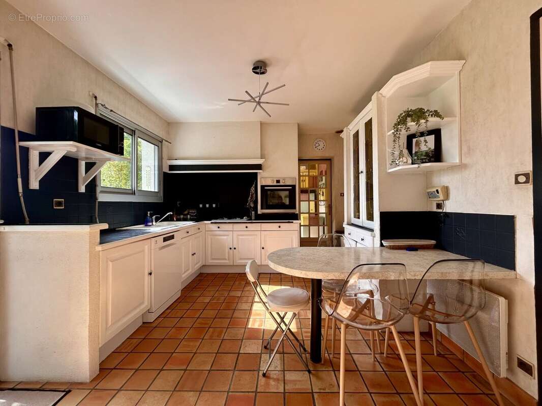 Maison à PELLOUAILLES-LES-VIGNES