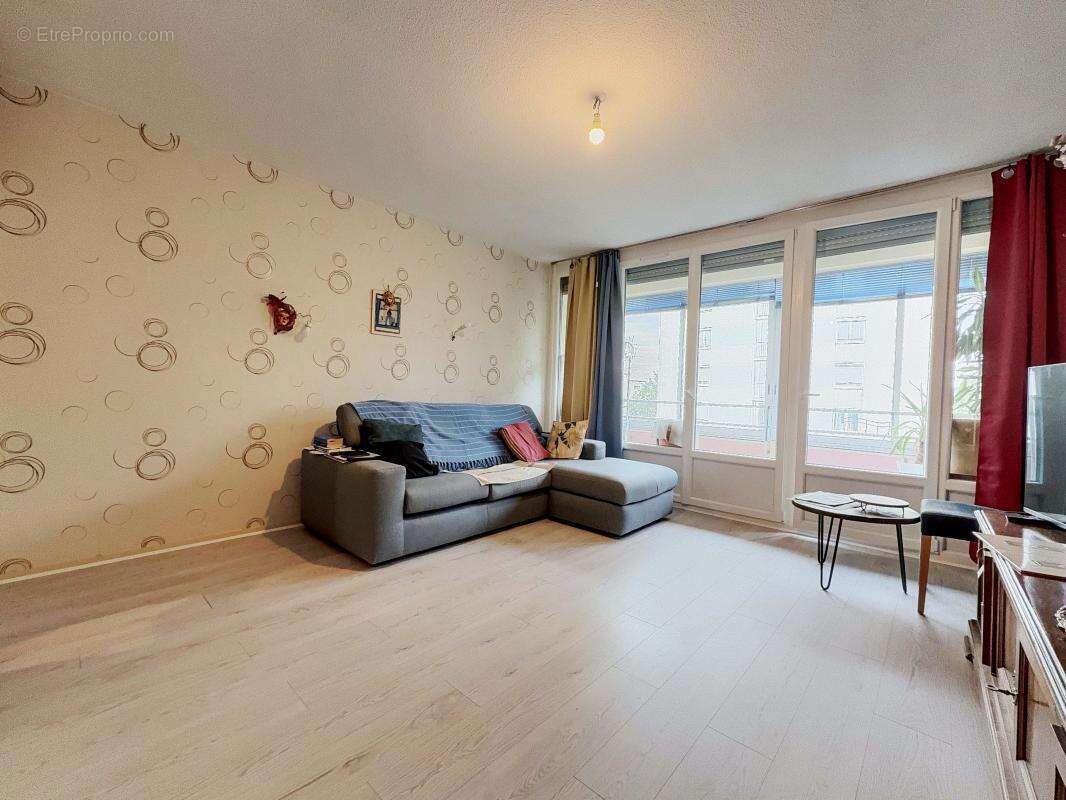 Appartement à CHENOVE