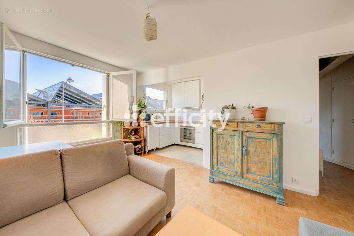 Appartement à PARIS-18E