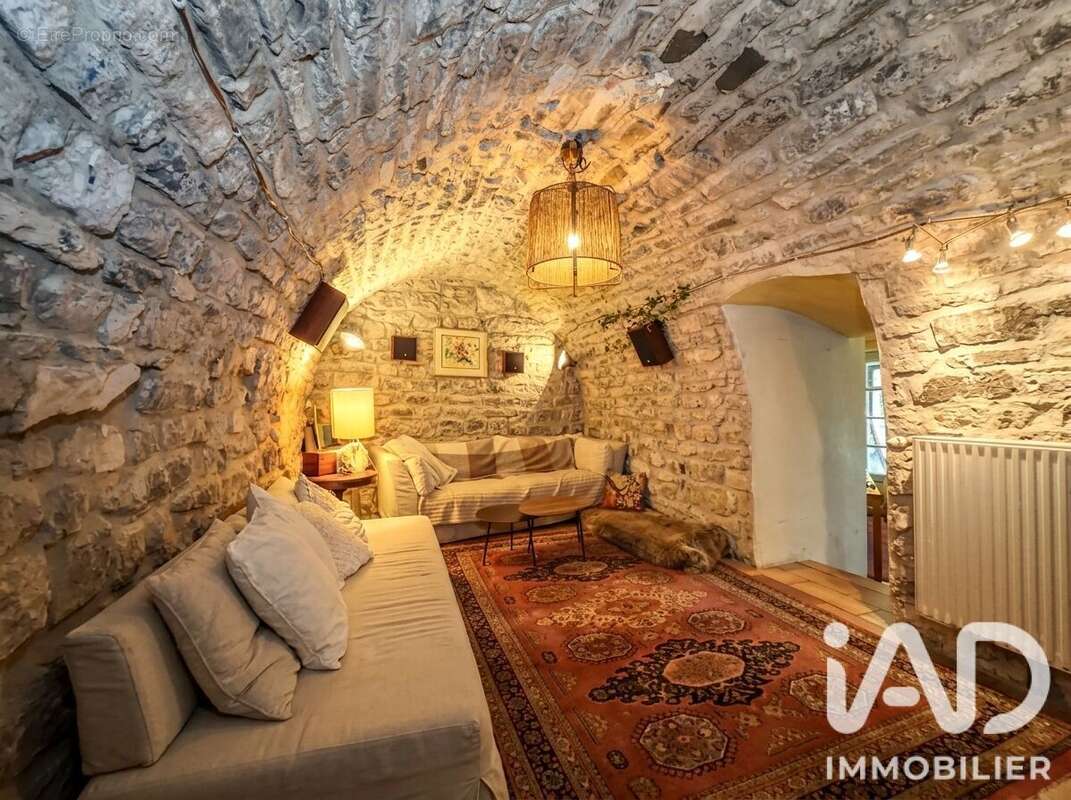 Maison 218 m² à Corconne  - photo 8