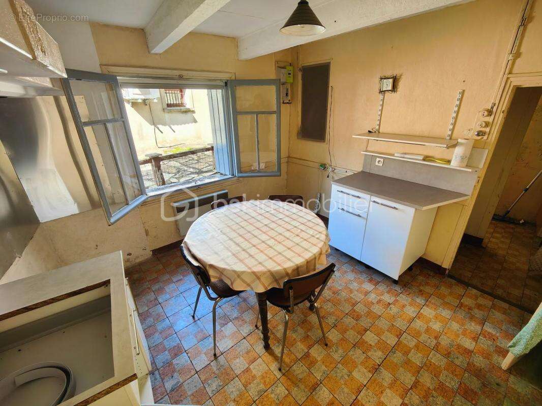 Maison à CASTANET-LE-HAUT