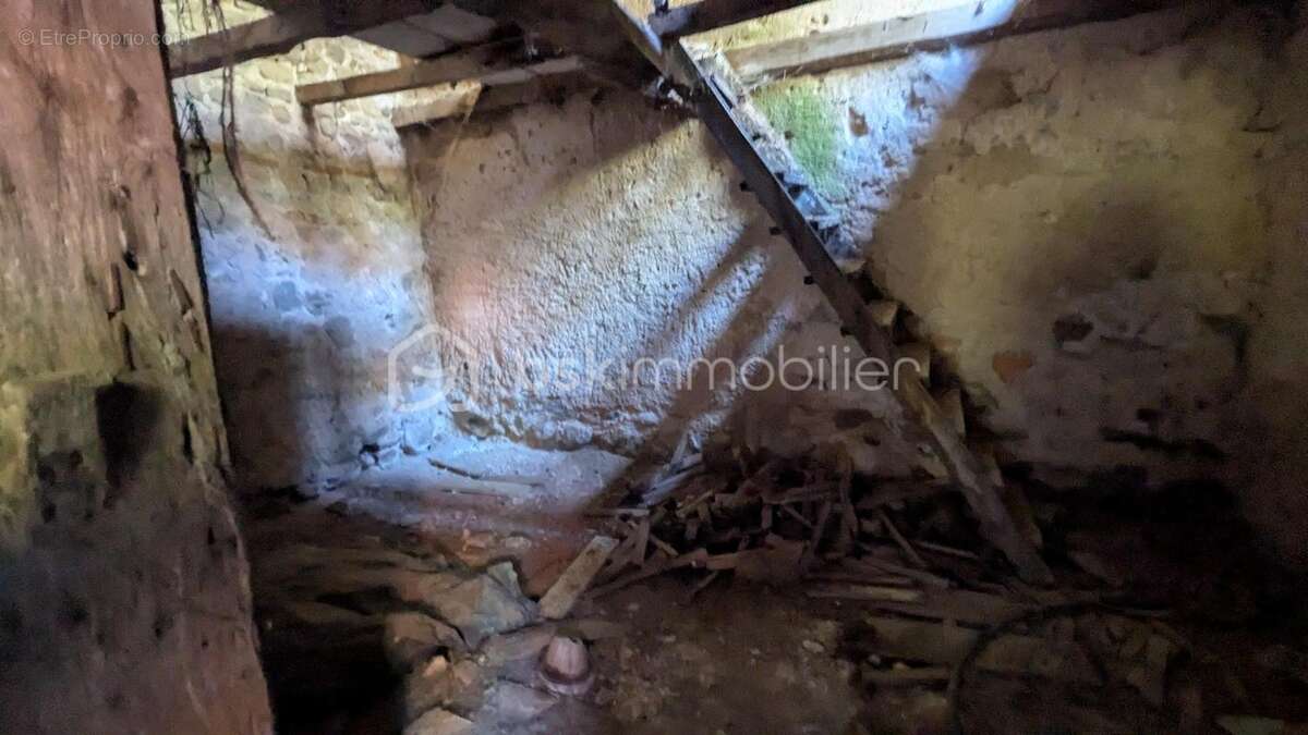 Maison à SALT-EN-DONZY