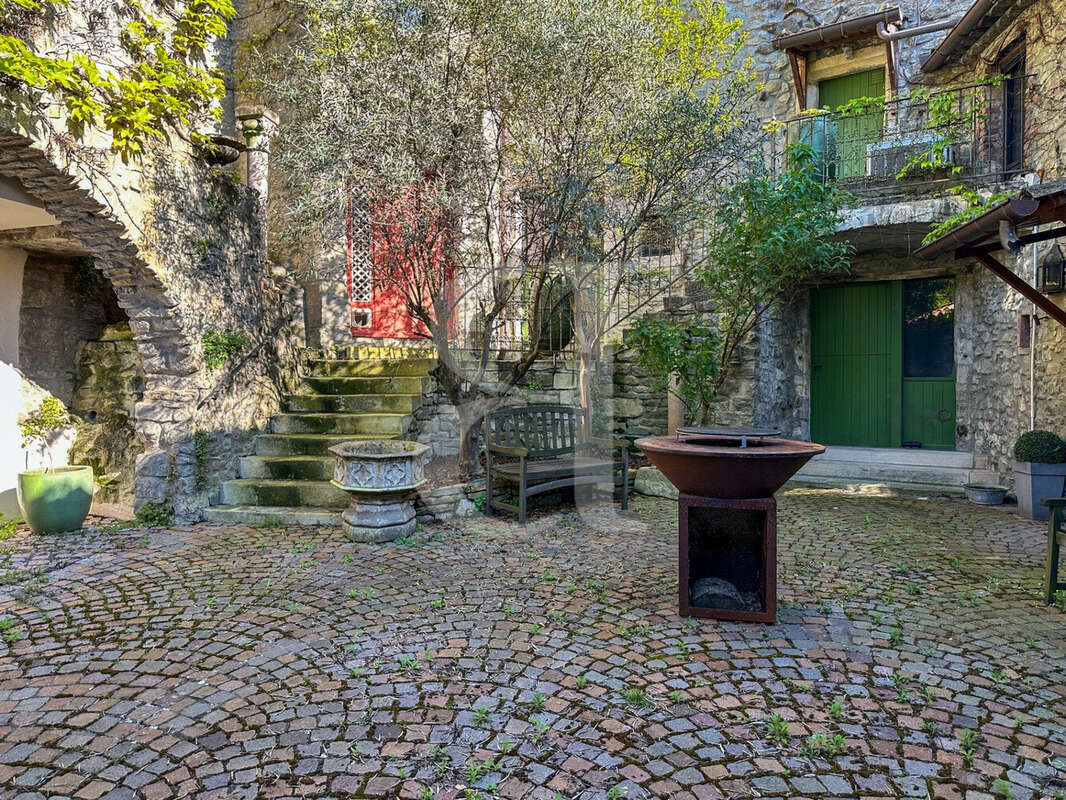 Maison à LA BEGUDE-DE-MAZENC