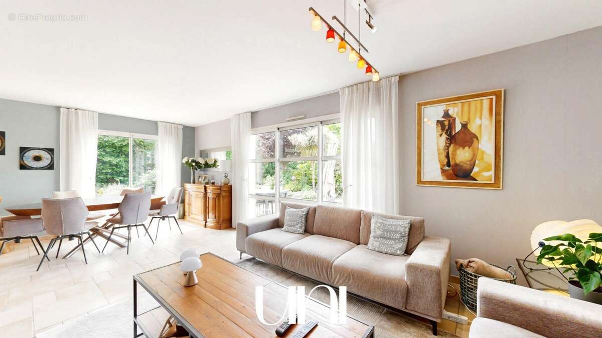 Maison à CORMELLES-LE-ROYAL