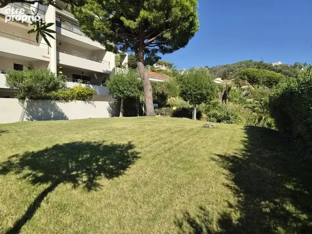 CANNES, Appartement 2 Pièces, Terrasse, Jardinet , Parking,  Piscine - photo 2