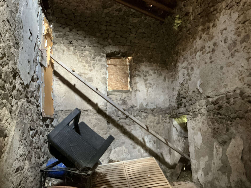 Maison à SAINT-VICTOR