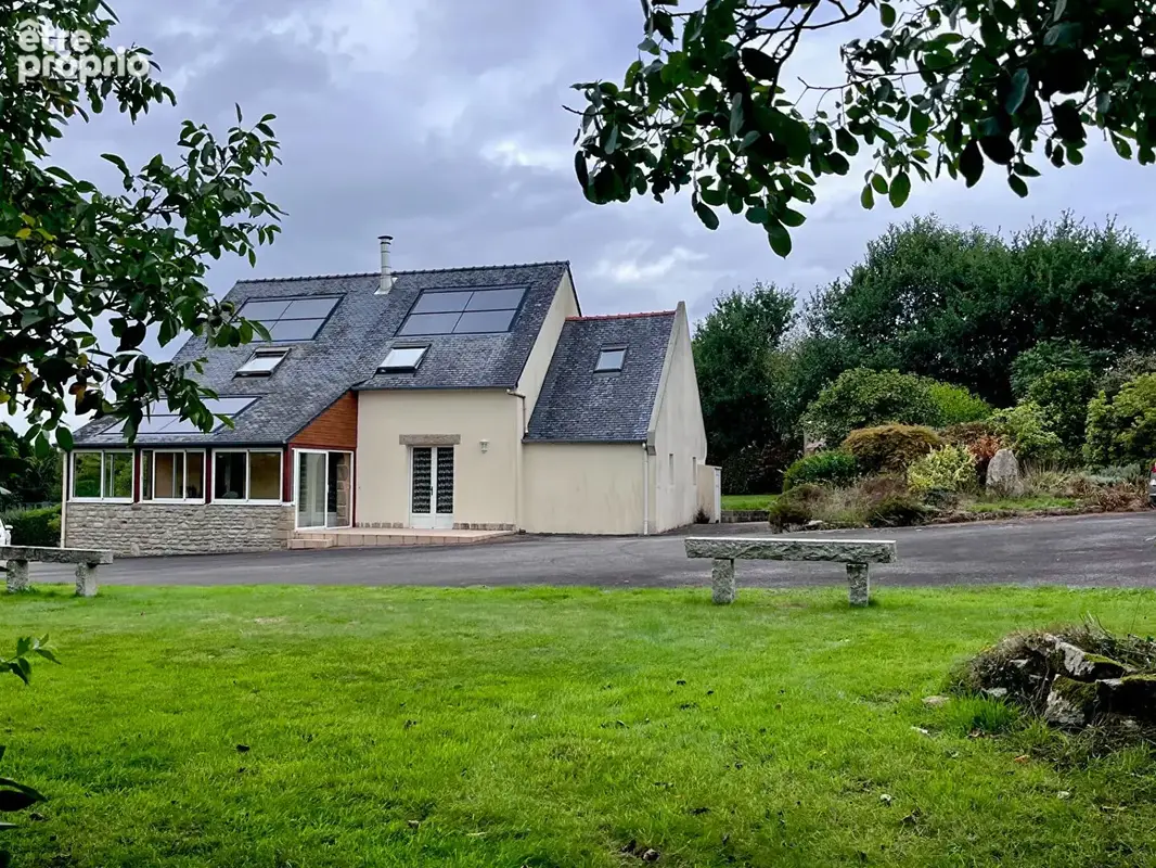 Photo Maison à Berrien au prix de 253 000€