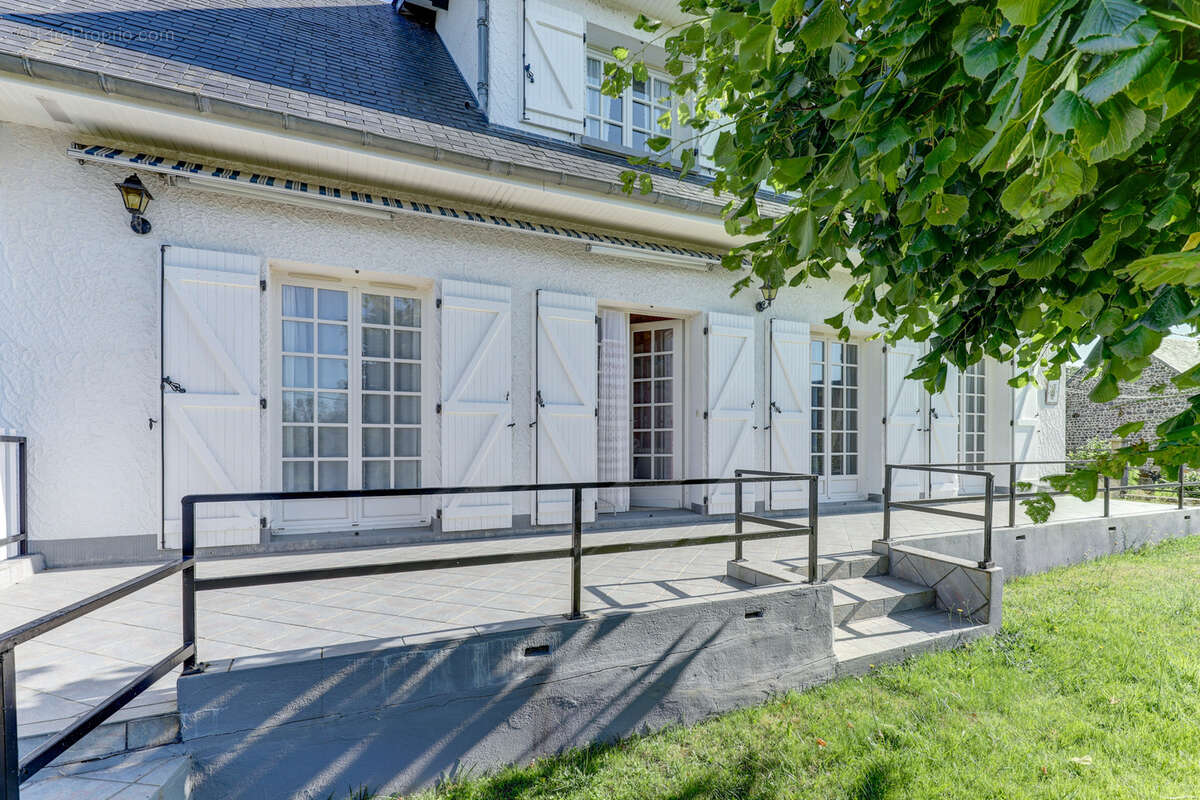 Maison à MAZAYE